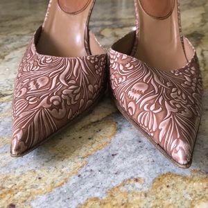 MIU MIU Laser Cut Pointed Toe Embossed Leather 39